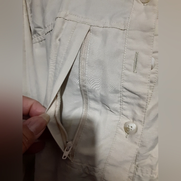 Exofficio Women's Beige Button Down Shirt Zip Pockets Long Sleeve Size XLTG - Picture 4 of 7